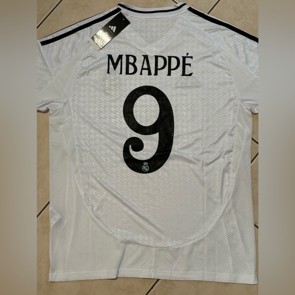 Real Madrid Kylian Mbappe Jersey # 9 , Unisex - Picture 12 of 14